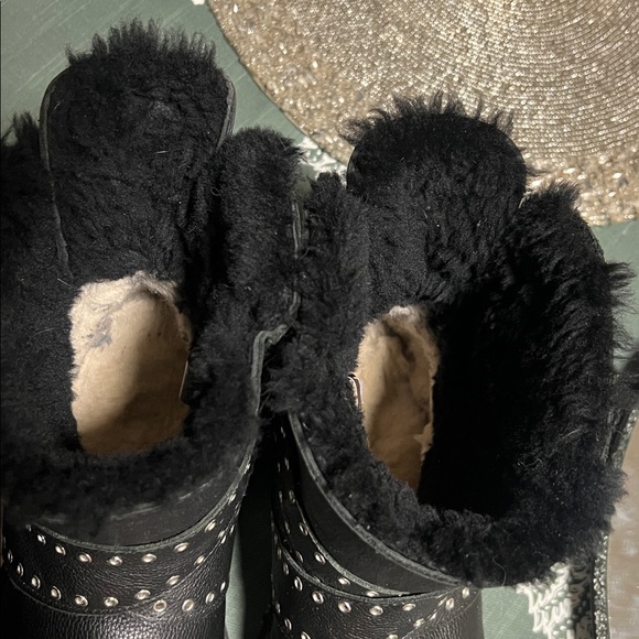 UGG Black Leather Grommet Bailey Bow Leather Boots Size 9 - Picture 3 of 10